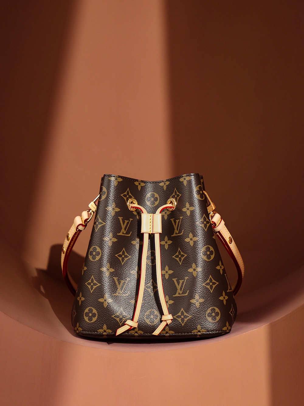 “Ellebag’s 1:1 Replica of Louis Vuitton NÉONOÉ BB M46581: A Perfect Fusion of Vintage Charm and Modern Elegance”(2025 Mar Updated)-Best Quality Fake Louis Vuitton Bag Online Store, Replica designer bag ru