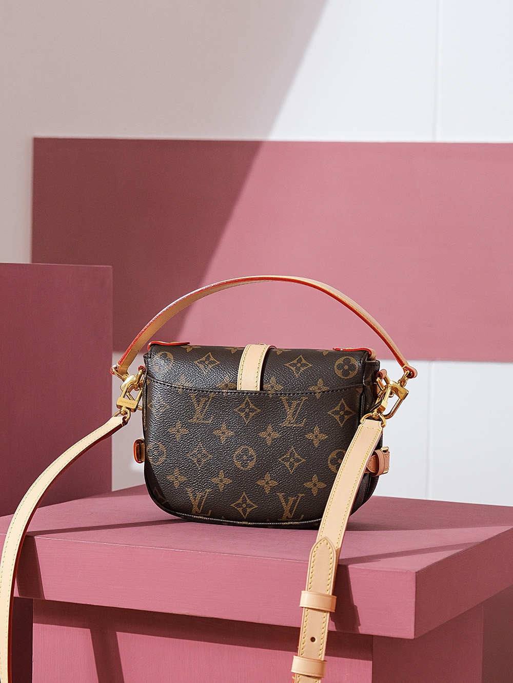 “Ellebag’s 1:1 Replica of Louis Vuitton Saumur BB M46740: A Timeless Blend of Heritage and Modern Functionality”(2025 Mar Updated)-Negozio in linea della borsa falsa di Louis Vuitton di migliore qualità, borsa del progettista della replica ru