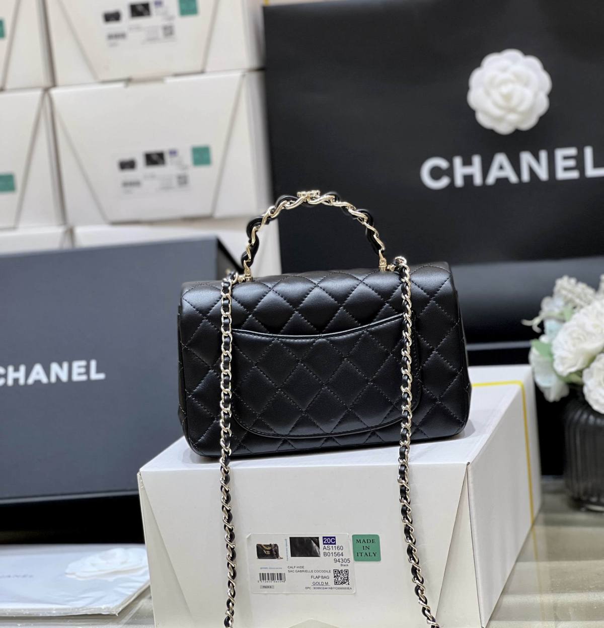 Exploring Ellebag’s Top-Grade Replica of the Chanel Classic Flap Mini Top Handle Bag: A 20cm Black Lambskin Icon(2025 Mar Updated)-Best Quality Fake Louis Vuitton Bag Online Store, Replica designer bag ru