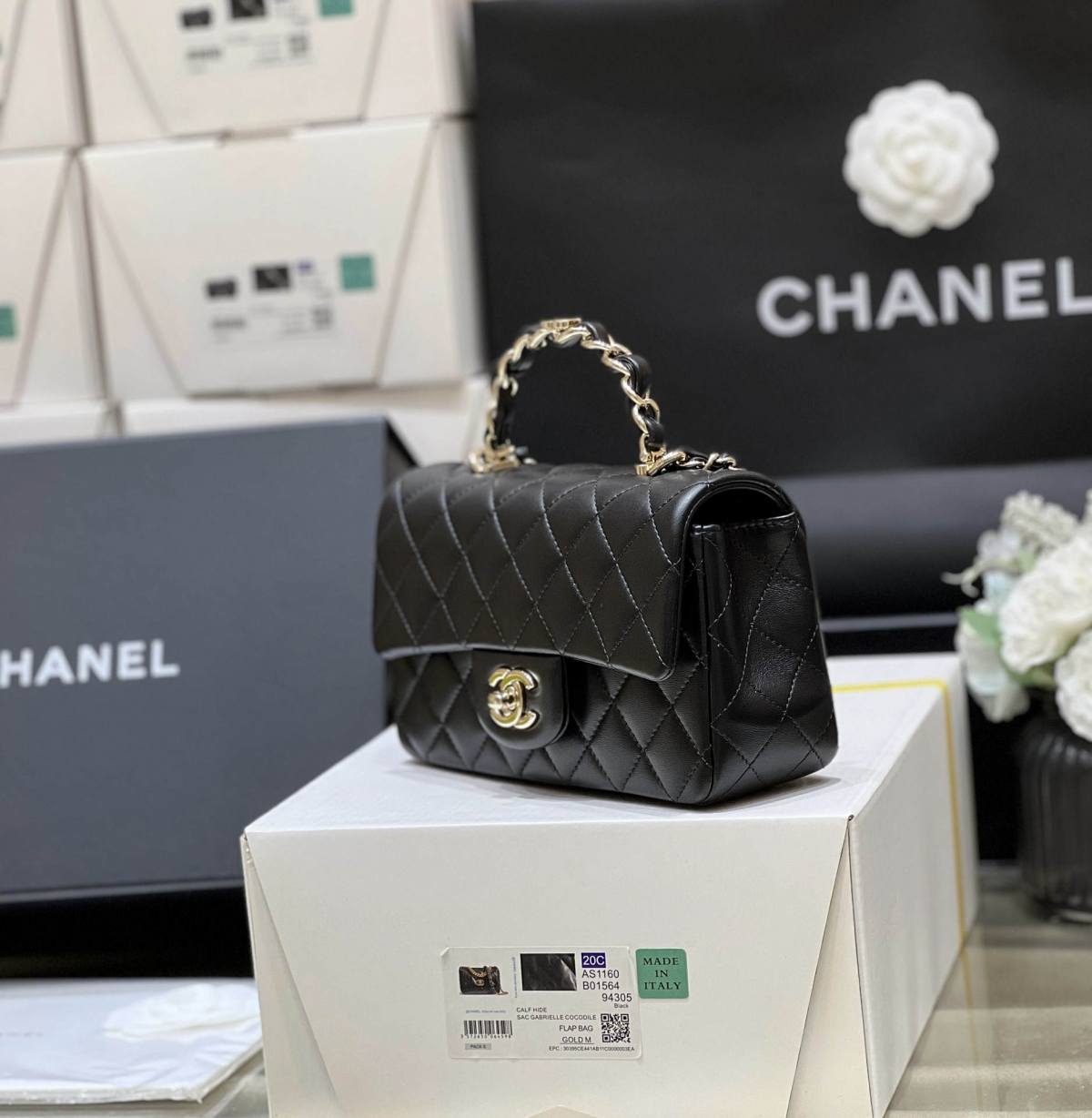 Exploring Ellebag’s Top-Grade Replica of the Chanel Classic Flap Mini Top Handle Bag: A 20cm Black Lambskin Icon(2025 Mar Updated)-Best Quality Fake Louis Vuitton Bag Online Store, Replica designer bag ru