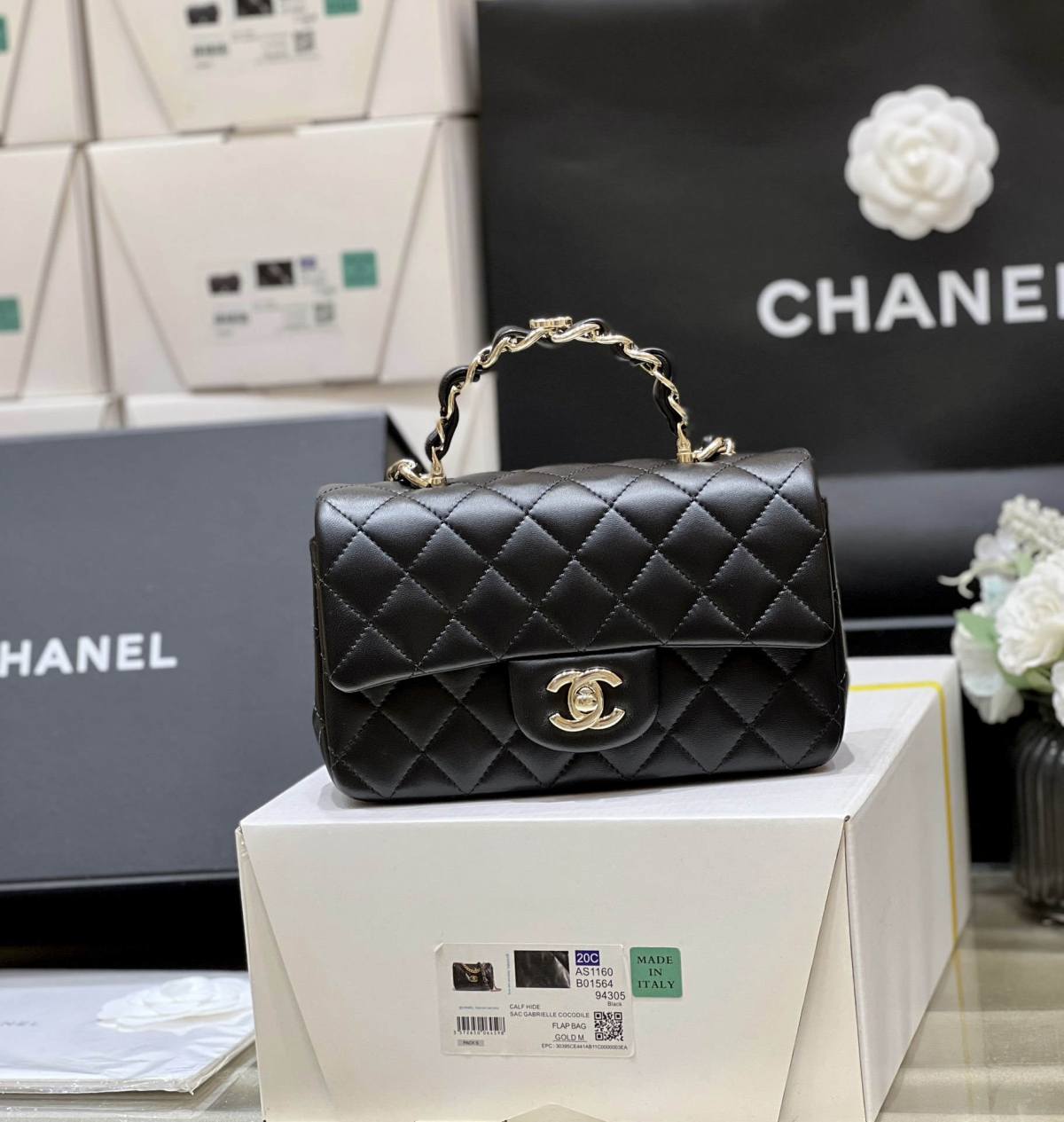 Exploring Ellebag’s Top-Grade Replica of the Chanel Classic Flap Mini Top Handle Bag: A 20cm Black Lambskin Icon(2025 Mar Updated)-Best Quality Fake Louis Vuitton Bag Online Store, Replica designer bag ru