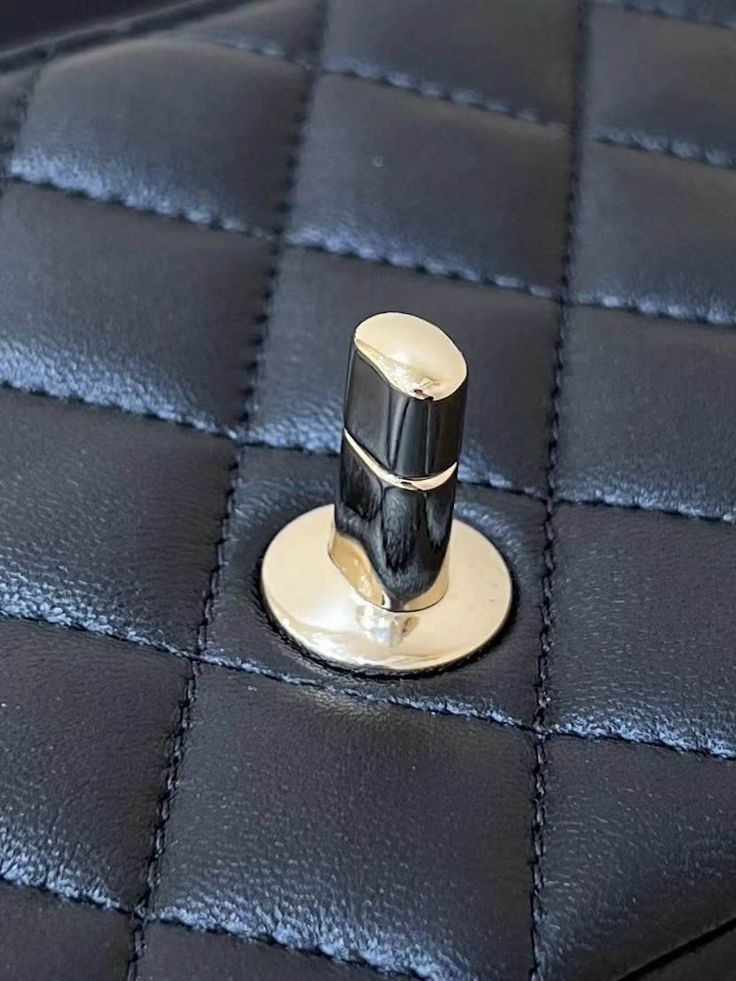 Exploring Ellebag’s Top-Grade Replica of the Chanel Classic Flap Mini Top Handle Bag: A 20cm Black Lambskin Icon(2025 Mar Updated)-Best Quality Fake Louis Vuitton Bag Online Store, Replica designer bag ru