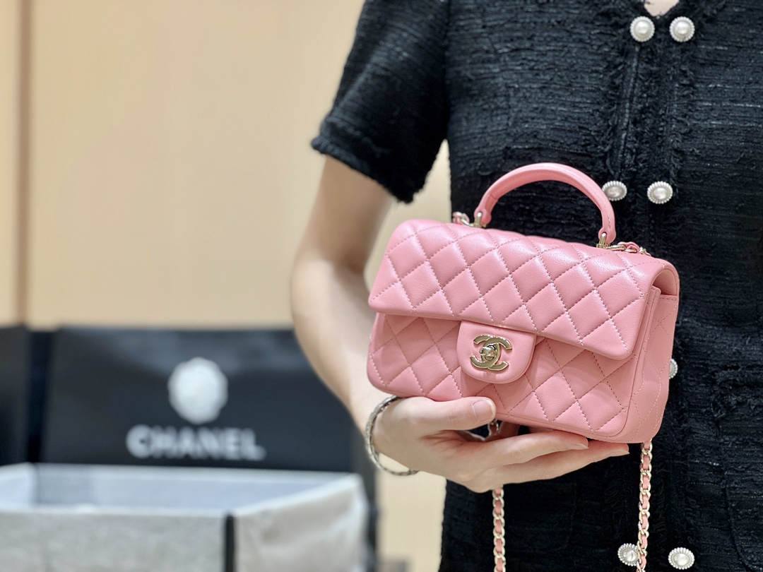 Exploring Ellebag’s Top-Grade Replica of the Chanel Classic Flap Mini Top Handle Bag: A 20cm Pink Lambskin Delight(2025 Mar Updated)-Best Quality Fake Louis Vuitton Bag Online Store, Replica designer bag ru