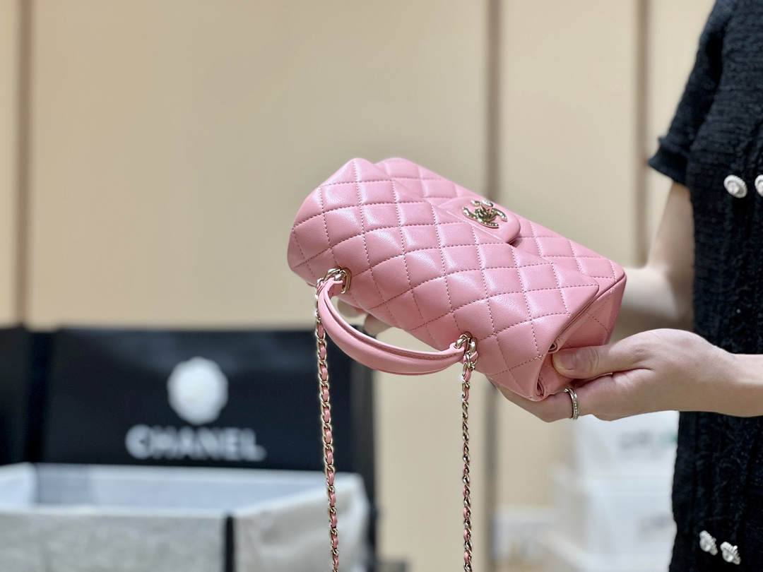 Exploring Ellebag’s Top-Grade Replica of the Chanel Classic Flap Mini Top Handle Bag: A 20cm Pink Lambskin Delight(2025 Mar Updated)-Best Quality Fake Louis Vuitton Bag Online Store, Replica designer bag ru