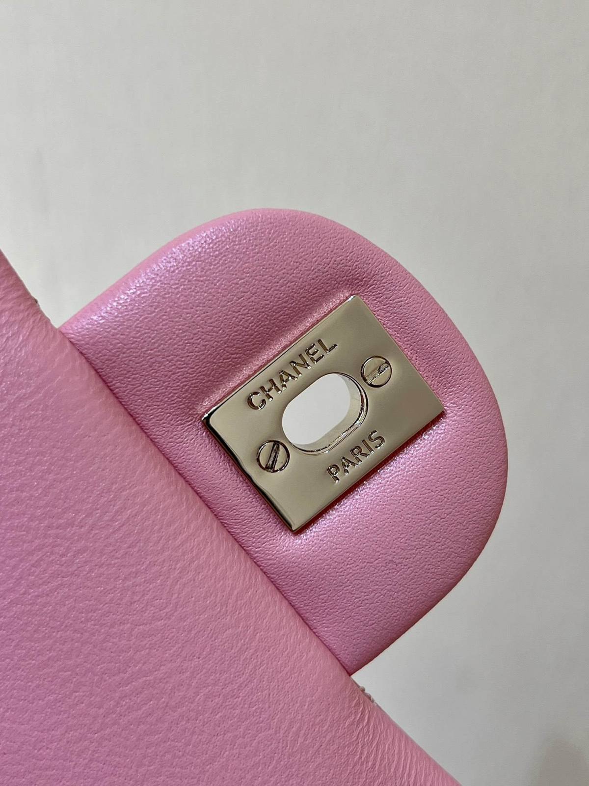 Exploring Ellebag’s Top-Grade Replica of the Chanel Classic Flap Mini Top Handle Bag: A 20cm Pink Lambskin Delight(2025 Mar Updated)-Best Quality Fake Louis Vuitton Bag Online Store, Replica designer bag ru