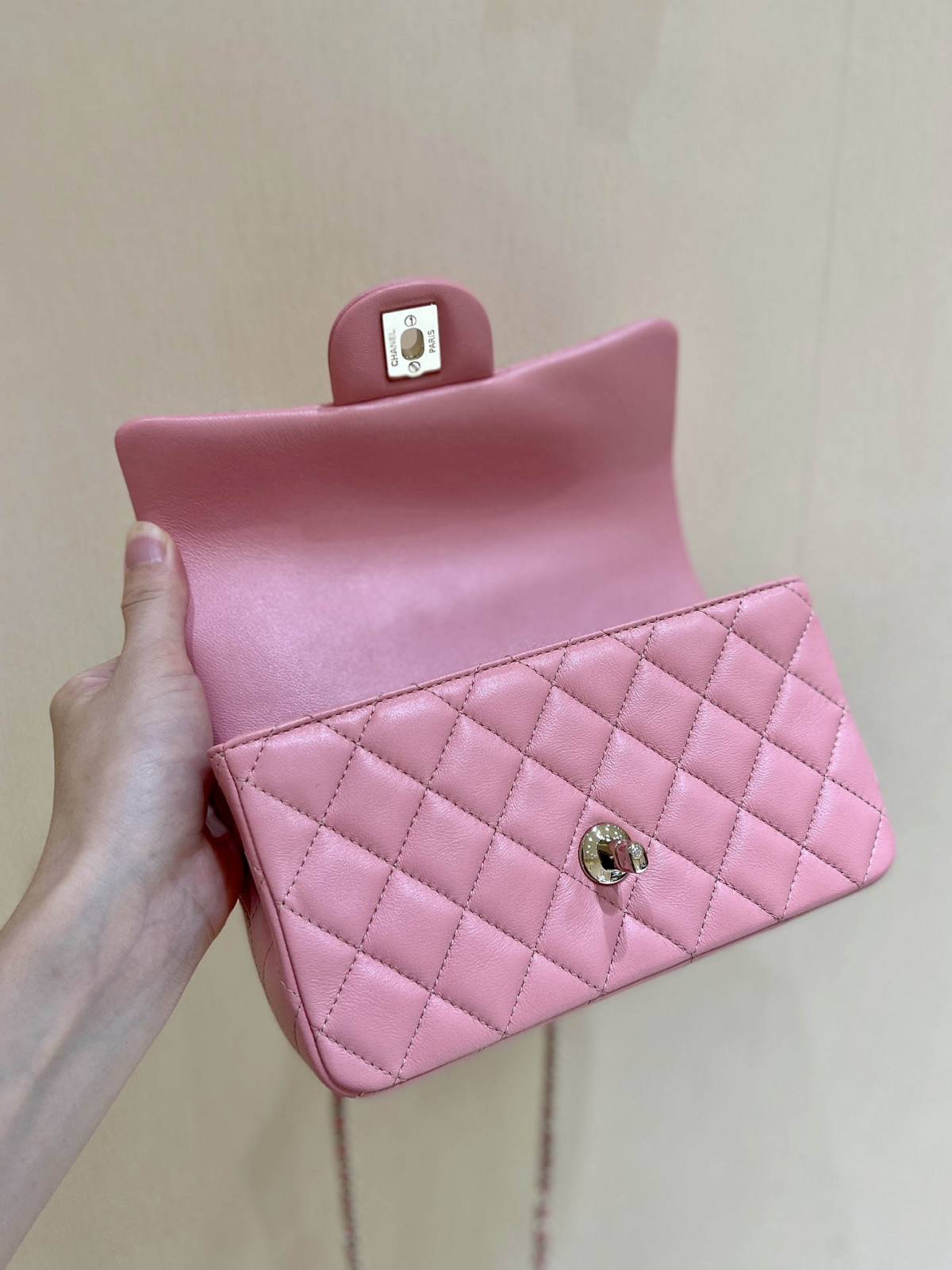 Exploring Ellebag’s Top-Grade Replica of the Chanel Classic Flap Mini Top Handle Bag: A 20cm Pink Lambskin Delight(2025 Mar Updated)-Best Quality Fake Louis Vuitton Bag Online Store, Replica designer bag ru