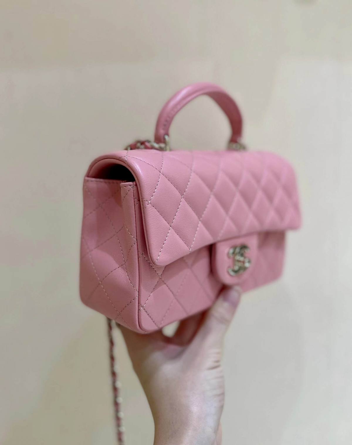 Exploring Ellebag’s Top-Grade Replica of the Chanel Classic Flap Mini Top Handle Bag: A 20cm Pink Lambskin Delight(2025 Mar Updated)-Best Quality Fake Louis Vuitton Bag Online Store, Replica designer bag ru