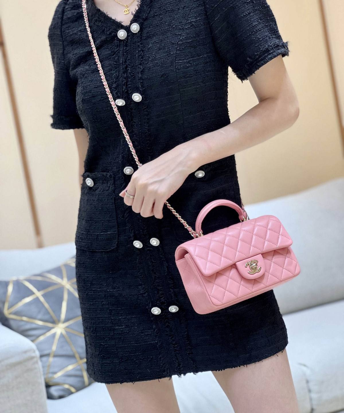 Exploring Ellebag’s Top-Grade Replica of the Chanel Classic Flap Mini Top Handle Bag: A 20cm Pink Lambskin Delight(2025 Mar Updated)-Best Quality Fake Louis Vuitton Bag Online Store, Replica designer bag ru