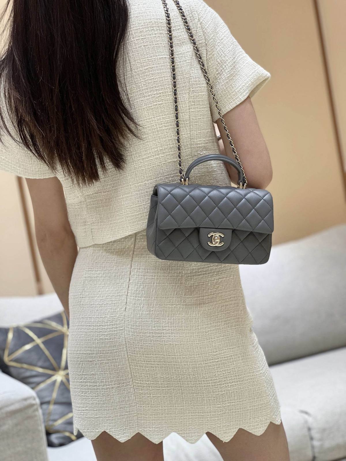 Exploring Ellebag’s Top-Grade Replica of the Chanel Classic Flap Mini Top Handle Bag: A 20cm Smoky Gray Lambskin Masterpiece(2025 Mar Updated)-Best Quality Fake Louis Vuitton Bag Online Store, Replica designer bag ru