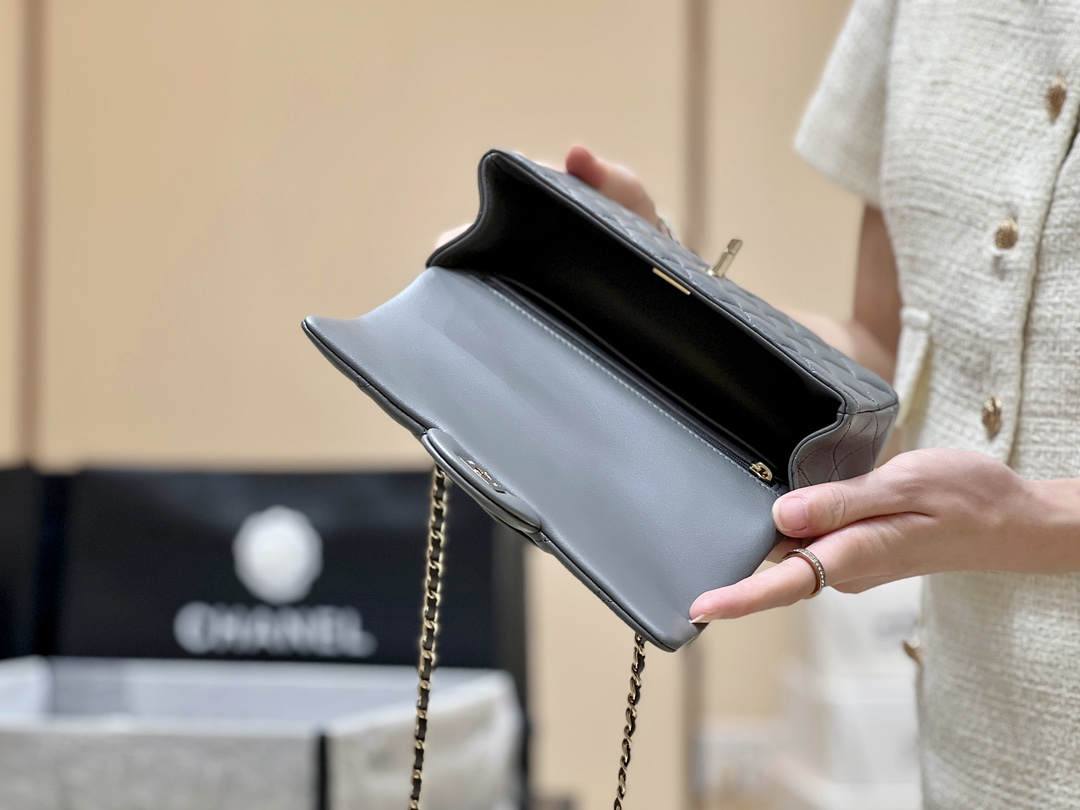 Exploring Ellebag’s Top-Grade Replica of the Chanel Classic Flap Mini Top Handle Bag: A 20cm Smoky Gray Lambskin Masterpiece(2025 Mar Updated)-Best Quality Fake Louis Vuitton Bag Online Store, Replica designer bag ru