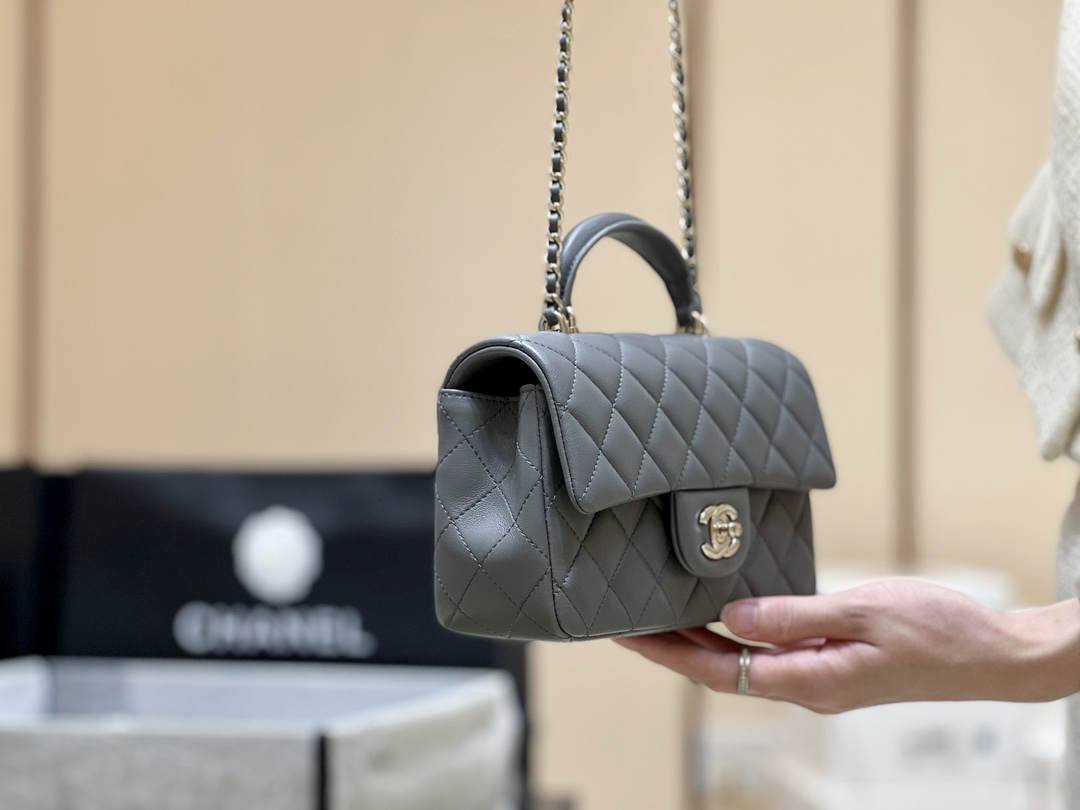 Exploring Ellebag’s Top-Grade Replica of the Chanel Classic Flap Mini Top Handle Bag: A 20cm Smoky Gray Lambskin Masterpiece(2025 Mar Updated)-Best Quality Fake Louis Vuitton Bag Online Store, Replica designer bag ru