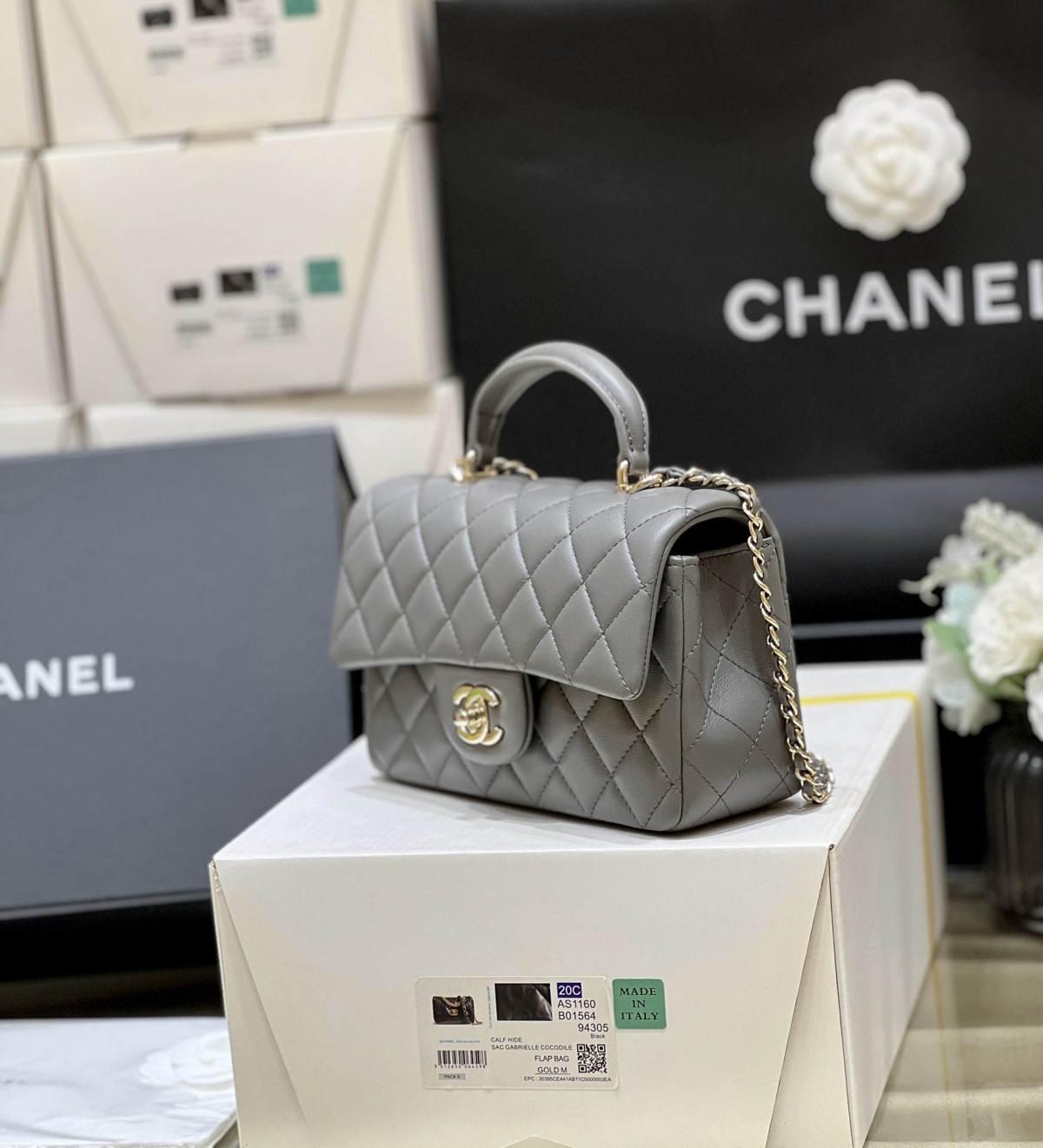 Exploring Ellebag’s Top-Grade Replica of the Chanel Classic Flap Mini Top Handle Bag: A 20cm Smoky Gray Lambskin Masterpiece(2025 Mar Updated)-Best Quality Fake Louis Vuitton Bag Online Store, Replica designer bag ru