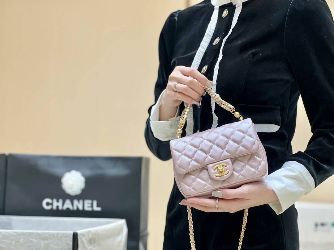 Exploring Ellebag’s Top-Grade Replica of the Chanel Mini Flap Bag with Pearl Chain: A 17cm Shiny Pink Lambskin Delight(2025 Mar Updated)-ຄຸນະພາບທີ່ດີທີ່ສຸດ Fake Louis Vuitton Bag Online Store, Replica designer bag ru