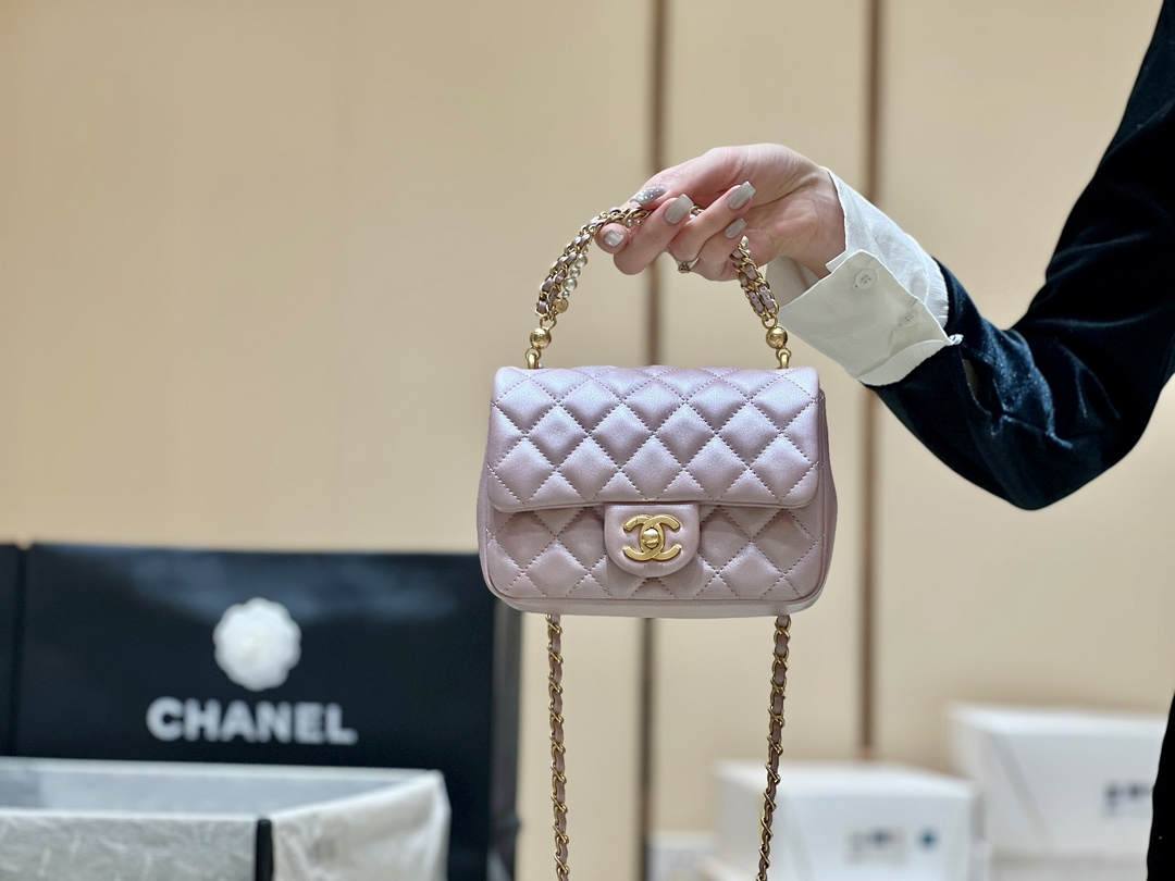 Exploring Ellebag’s Top-Grade Replica of the Chanel Mini Flap Bag with Pearl Chain: A 17cm Shiny Pink Lambskin Delight(2025 Mar Updated)-ຄຸນະພາບທີ່ດີທີ່ສຸດ Fake Louis Vuitton Bag Online Store, Replica designer bag ru