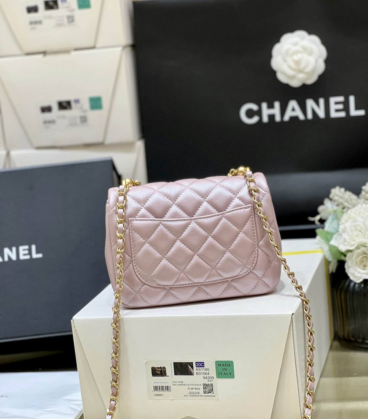 Exploring Ellebag’s Top-Grade Replica of the Chanel Mini Flap Bag with Pearl Chain: A 17cm Shiny Pink Lambskin Delight(2025 Mar Updated)-ຄຸນະພາບທີ່ດີທີ່ສຸດ Fake Louis Vuitton Bag Online Store, Replica designer bag ru