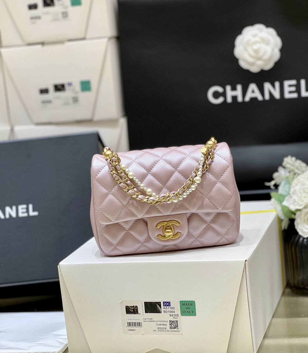 Exploring Ellebag’s Top-Grade Replica of the Chanel Mini Flap Bag with Pearl Chain: A 17cm Shiny Pink Lambskin Delight(2025 Mar Updated)-ຄຸນະພາບທີ່ດີທີ່ສຸດ Fake Louis Vuitton Bag Online Store, Replica designer bag ru