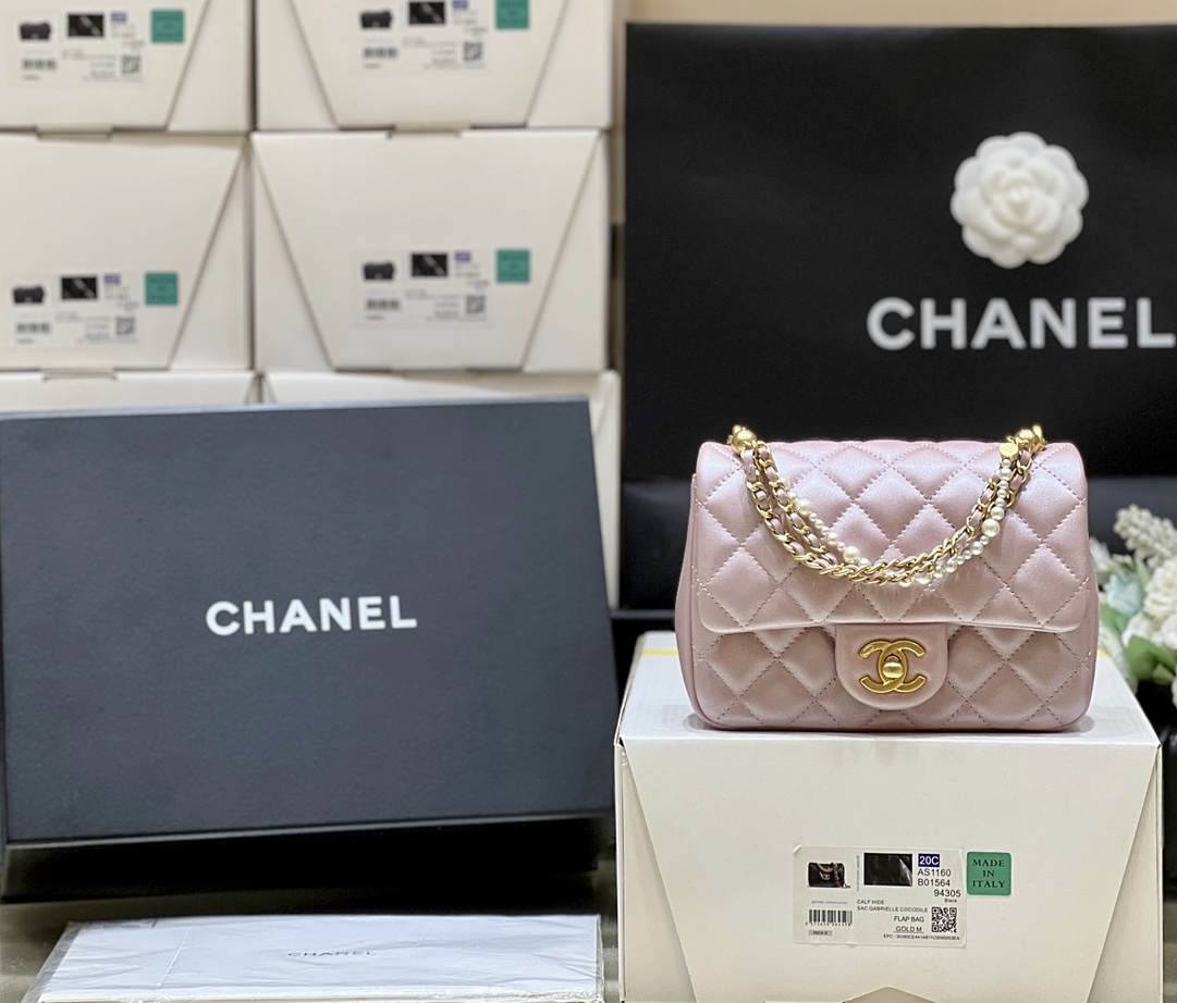 Exploring Ellebag’s Top-Grade Replica of the Chanel Mini Flap Bag with Pearl Chain: A 17cm Shiny Pink Lambskin Delight(2025 Mar Updated)-ຄຸນະພາບທີ່ດີທີ່ສຸດ Fake Louis Vuitton Bag Online Store, Replica designer bag ru