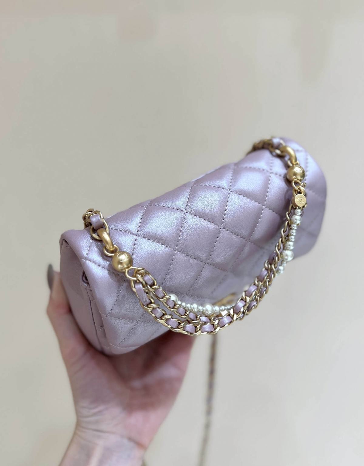 Exploring Ellebag’s Top-Grade Replica of the Chanel Mini Flap Bag with Pearl Chain: A 17cm Shiny Pink Lambskin Delight(2025 Mar Updated)-ຄຸນະພາບທີ່ດີທີ່ສຸດ Fake Louis Vuitton Bag Online Store, Replica designer bag ru