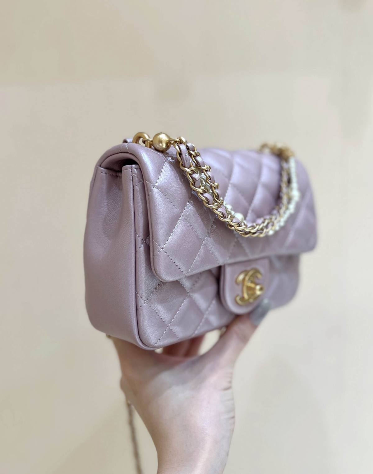 Exploring Ellebag’s Top-Grade Replica of the Chanel Mini Flap Bag with Pearl Chain: A 17cm Shiny Pink Lambskin Delight(2025 Mar Updated)-ຄຸນະພາບທີ່ດີທີ່ສຸດ Fake Louis Vuitton Bag Online Store, Replica designer bag ru