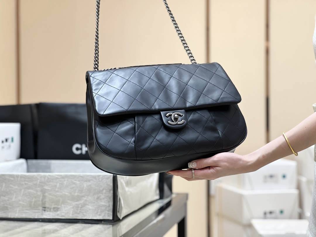 Exploring Ellebag’s Top-Grade Replica of the Chanel Vintage Shoulder Bag: A 34cm Black Classic with Gunmetal Hardware(2025 Mar Updated)-Best Quality Fake Louis Vuitton Bag Online Store, Replica designer bag ru