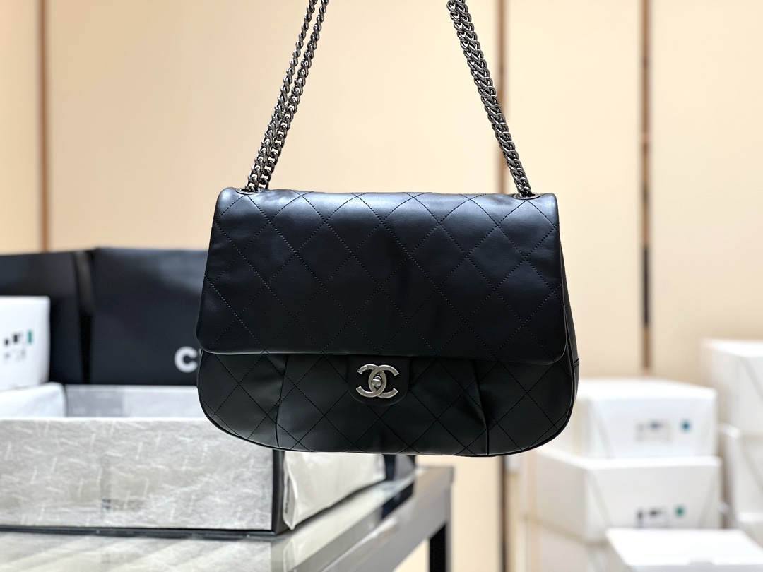 Exploring Ellebag’s Top-Grade Replica of the Chanel Vintage Shoulder Bag: A 34cm Black Classic with Gunmetal Hardware(2025 Mar Updated)-Best Quality Fake Louis Vuitton Bag Online Store, Replica designer bag ru