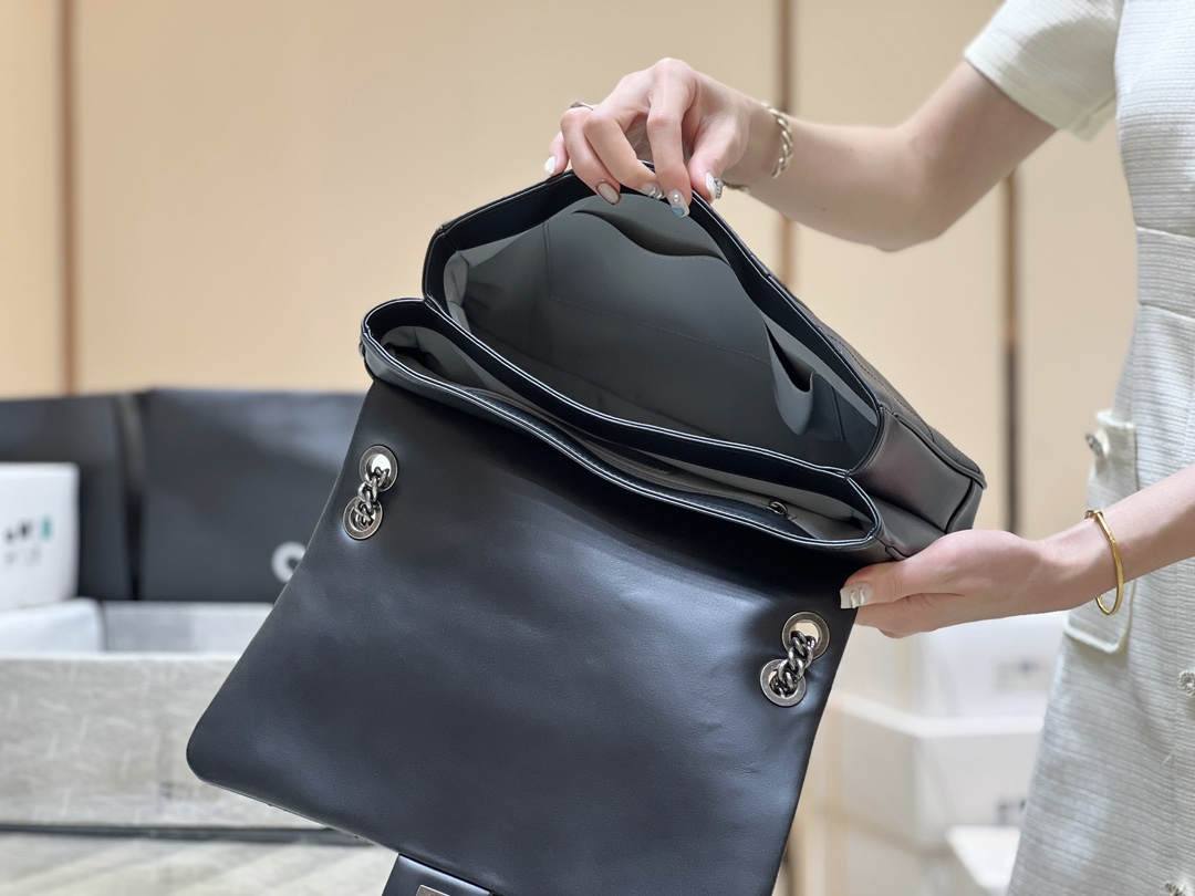 Exploring Ellebag’s Top-Grade Replica of the Chanel Vintage Shoulder Bag: A 34cm Black Classic with Gunmetal Hardware(2025 Mar Updated)-Best Quality Fake Louis Vuitton Bag Online Store, Replica designer bag ru