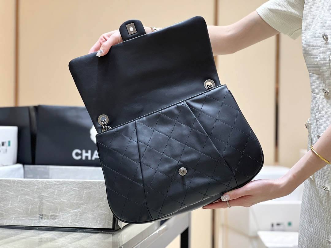 Exploring Ellebag’s Top-Grade Replica of the Chanel Vintage Shoulder Bag: A 34cm Black Classic with Gunmetal Hardware(2025 Mar Updated)-Best Quality Fake Louis Vuitton Bag Online Store, Replica designer bag ru