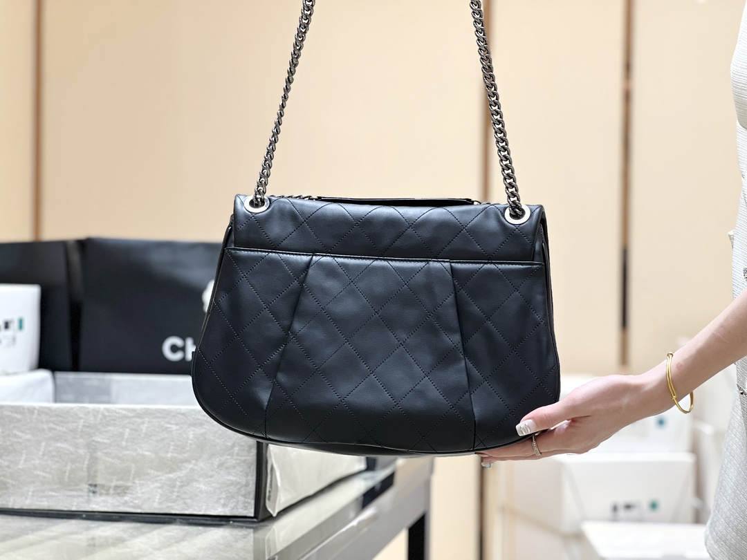 Exploring Ellebag’s Top-Grade Replica of the Chanel Vintage Shoulder Bag: A 34cm Black Classic with Gunmetal Hardware(2025 Mar Updated)-Best Quality Fake Louis Vuitton Bag Online Store, Replica designer bag ru