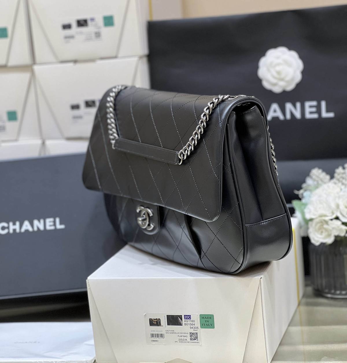 Exploring Ellebag’s Top-Grade Replica of the Chanel Vintage Shoulder Bag: A 34cm Black Classic with Gunmetal Hardware(2025 Mar Updated)-Best Quality Fake Louis Vuitton Bag Online Store, Replica designer bag ru