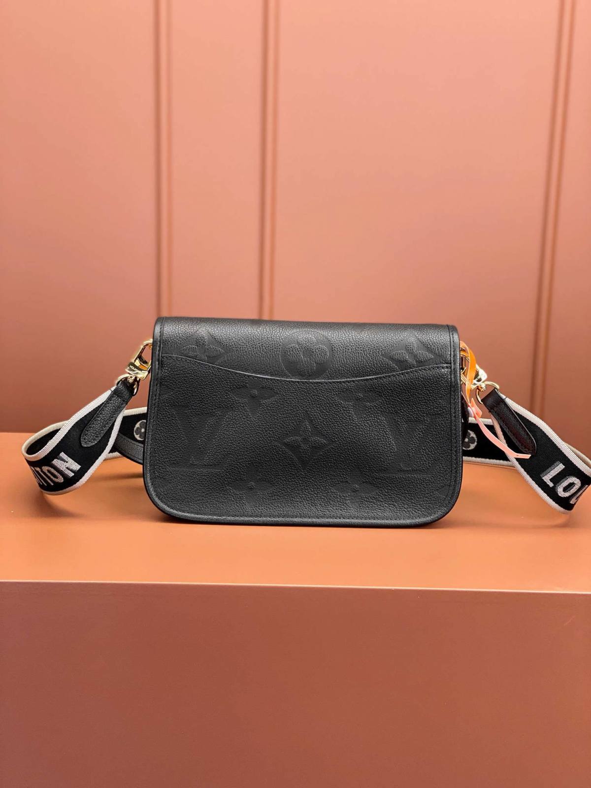 Ellebag’s 1:1 Replica of the Louis Vuitton DIANE Handbag M46386: A Craftsmanship Masterpiece(2025 Mar Updated)-Best Quality Fake Louis Vuitton Bag Online Store, Replica designer bag ru