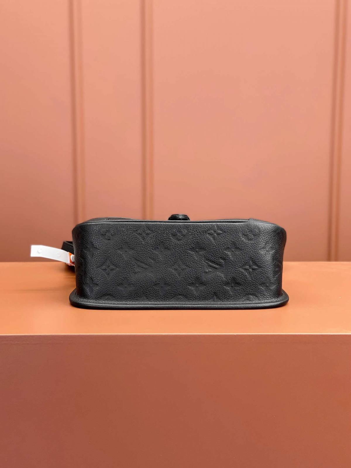 Ellebag’s 1:1 Replica of the Louis Vuitton DIANE Handbag M46386: A Craftsmanship Masterpiece(2025 Mar Updated)-Best Quality Fake Louis Vuitton Bag Online Store, Replica designer bag ru