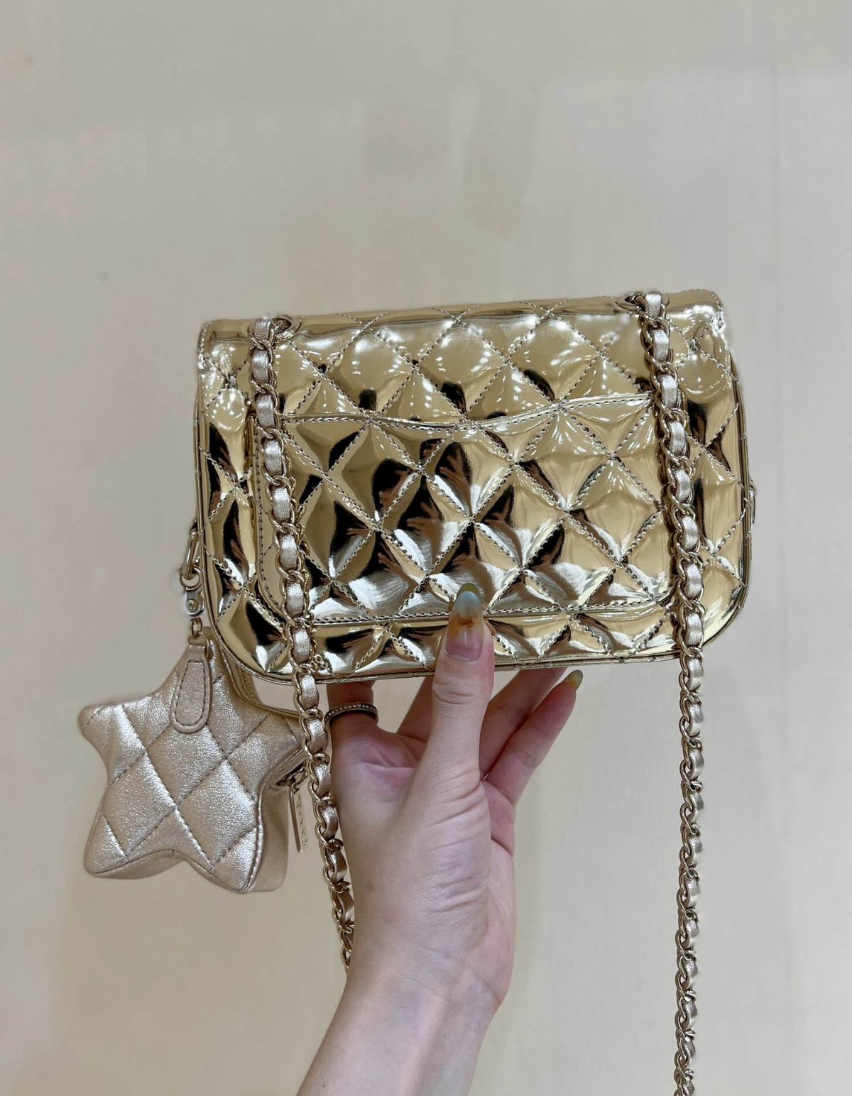 Exploring the Craftsmanship of Ellebag’s Top-Grade Replica: 24C Bag in Shiny Finish with Champagne Gold Hardware(2025 Mar Updated)-Best Quality Fake Louis Vuitton Bag Online Store, Replica designer bag ru