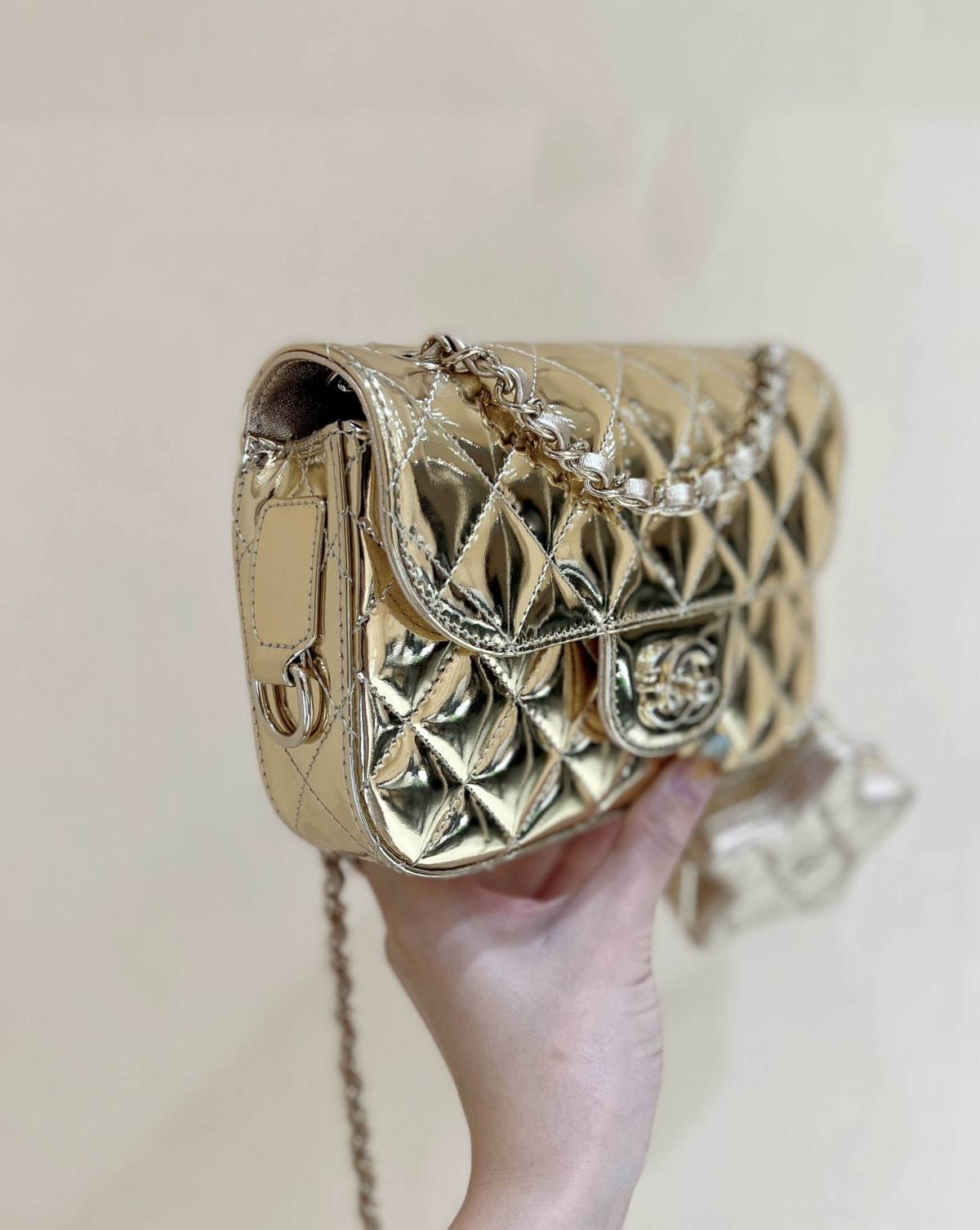 Exploring the Craftsmanship of Ellebag’s Top-Grade Replica: 24C Bag in Shiny Finish with Champagne Gold Hardware(2025 Mar Updated)-Best Quality Fake Louis Vuitton Bag Online Store, Replica designer bag ru