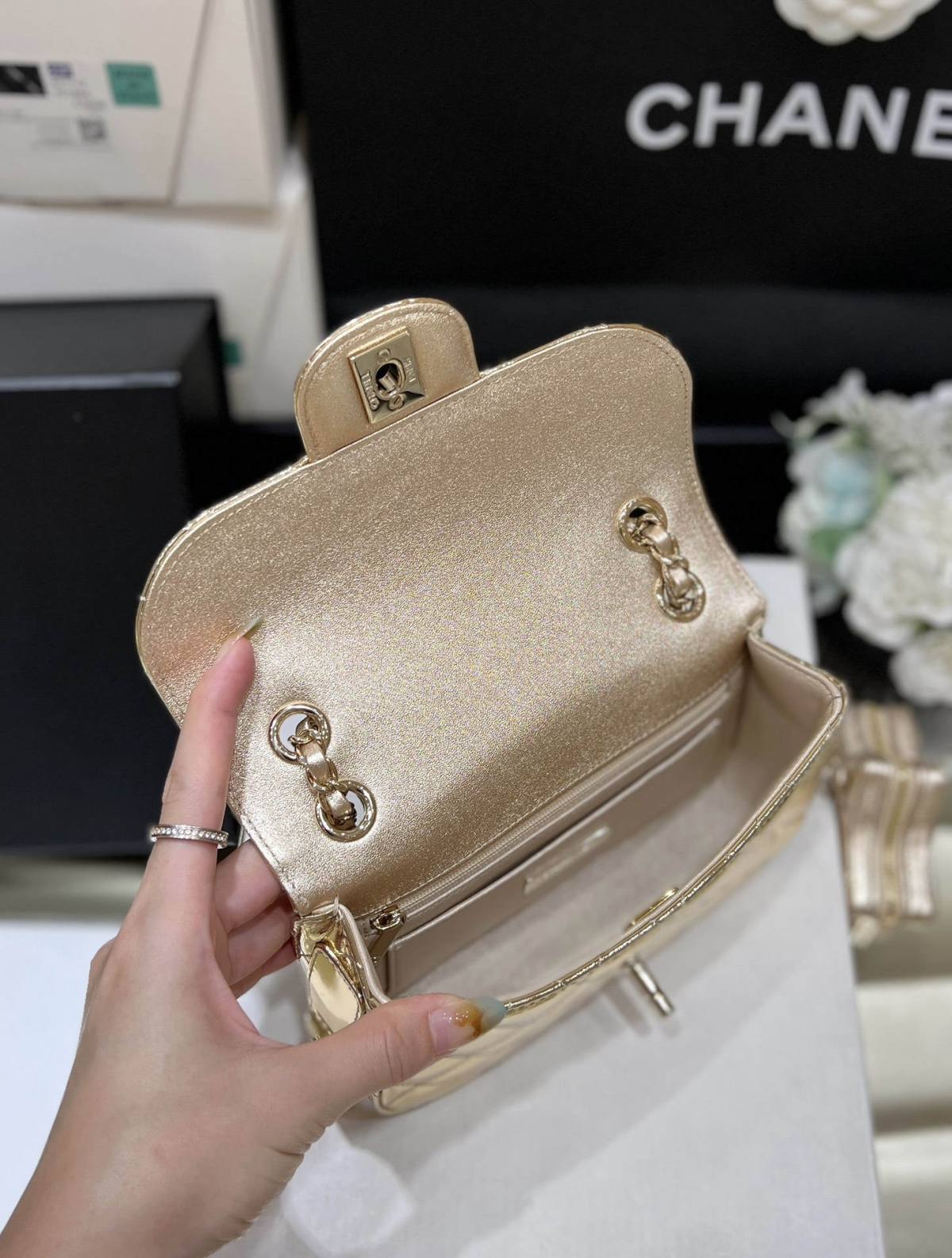 Exploring the Craftsmanship of Ellebag’s Top-Grade Replica: 24C Bag in Shiny Finish with Champagne Gold Hardware(2025 Mar Updated)-Best Quality Fake Louis Vuitton Bag Online Store, Replica designer bag ru