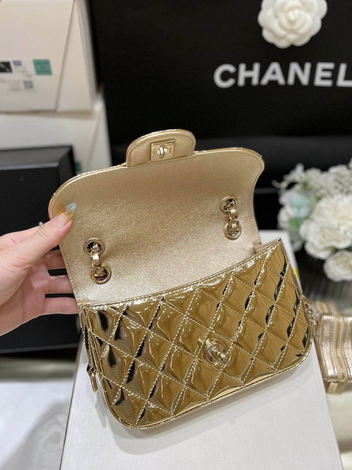 Exploring the Craftsmanship of Ellebag’s Top-Grade Replica: 24C Bag in Shiny Finish with Champagne Gold Hardware(2025 Mar Updated)-Best Quality Fake Louis Vuitton Bag Online Store, Replica designer bag ru