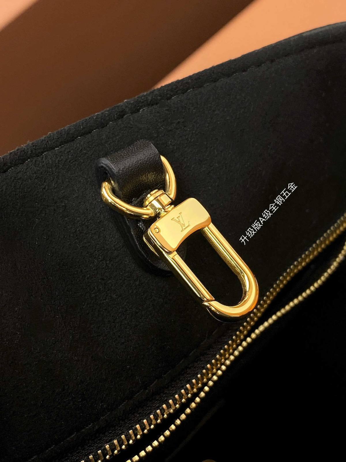 Ellebag’s 1:1 Replica of the Louis Vuitton M45653 ONTHEGO Mini Handbag: A Tribute to Unmatched Craftsmanship and Style(2025 Mar Updated)-Best Quality Fake Louis Vuitton Bag Online Store, Replica designer bag ru