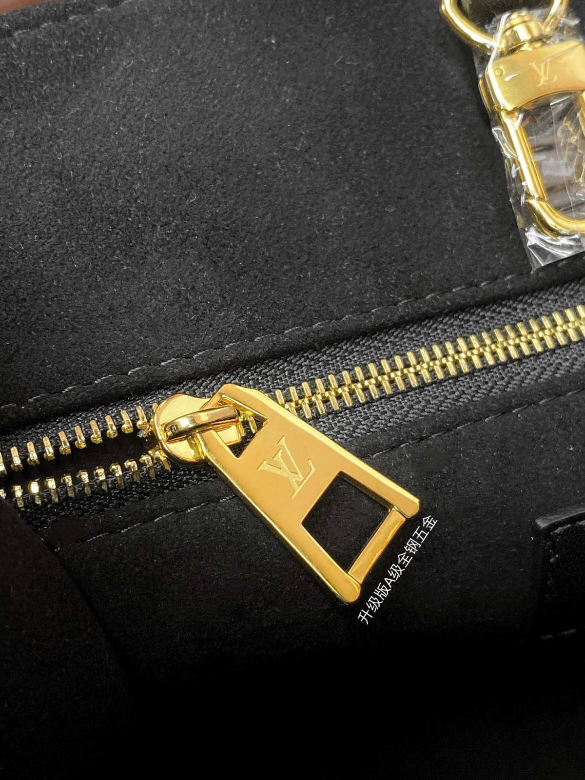 Ellebag’s 1:1 Replica of the Louis Vuitton M45653 ONTHEGO Mini Handbag: A Tribute to Unmatched Craftsmanship and Style(2025 Mar Updated)-最高品質の偽のルイヴィトンバッグオンラインストア、レプリカデザイナーバッグru