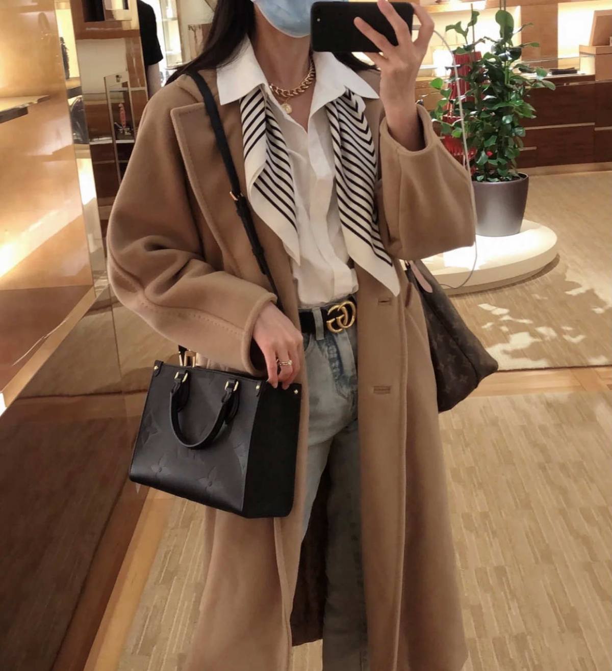 Ellebag’s 1:1 Replica of the Louis Vuitton M45653 ONTHEGO Mini Handbag: A Tribute to Unmatched Craftsmanship and Style(2025 Mar Updated)-Best Quality Fake Louis Vuitton Bag Online Store, Replica designer bag ru