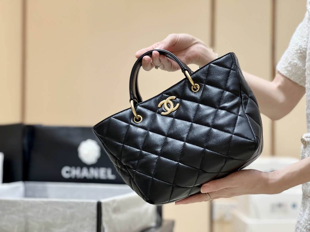 Exploring the Craftsmanship of Ellebag’s Top-Grade Replica: AS4188 Handbag in Black Lambskin with Gold Hardware(2025 Mar Updated)-Kedai Dalam Talian Beg Louis Vuitton Palsu Kualiti Terbaik, Beg reka bentuk replika ru