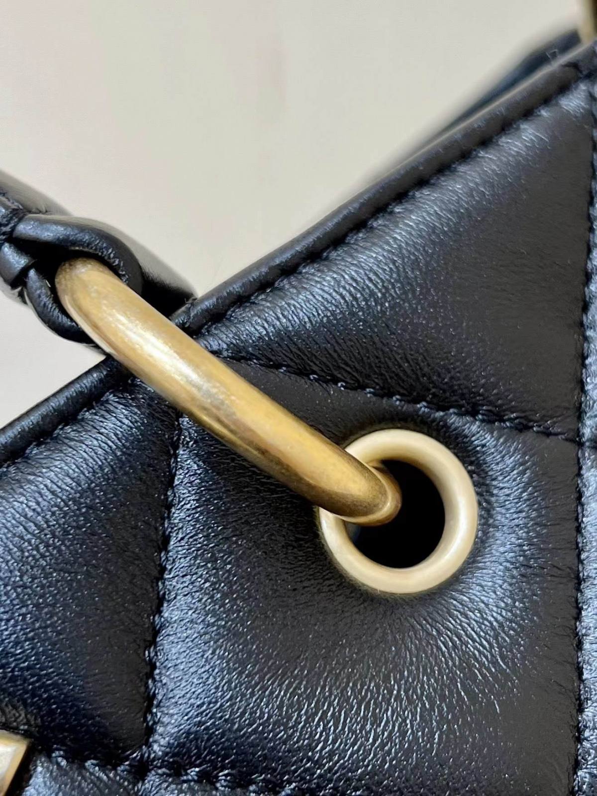 Exploring the Craftsmanship of Ellebag’s Top-Grade Replica: AS4188 Handbag in Black Lambskin with Gold Hardware(2025 Mar Updated)-Kedai Dalam Talian Beg Louis Vuitton Palsu Kualiti Terbaik, Beg reka bentuk replika ru