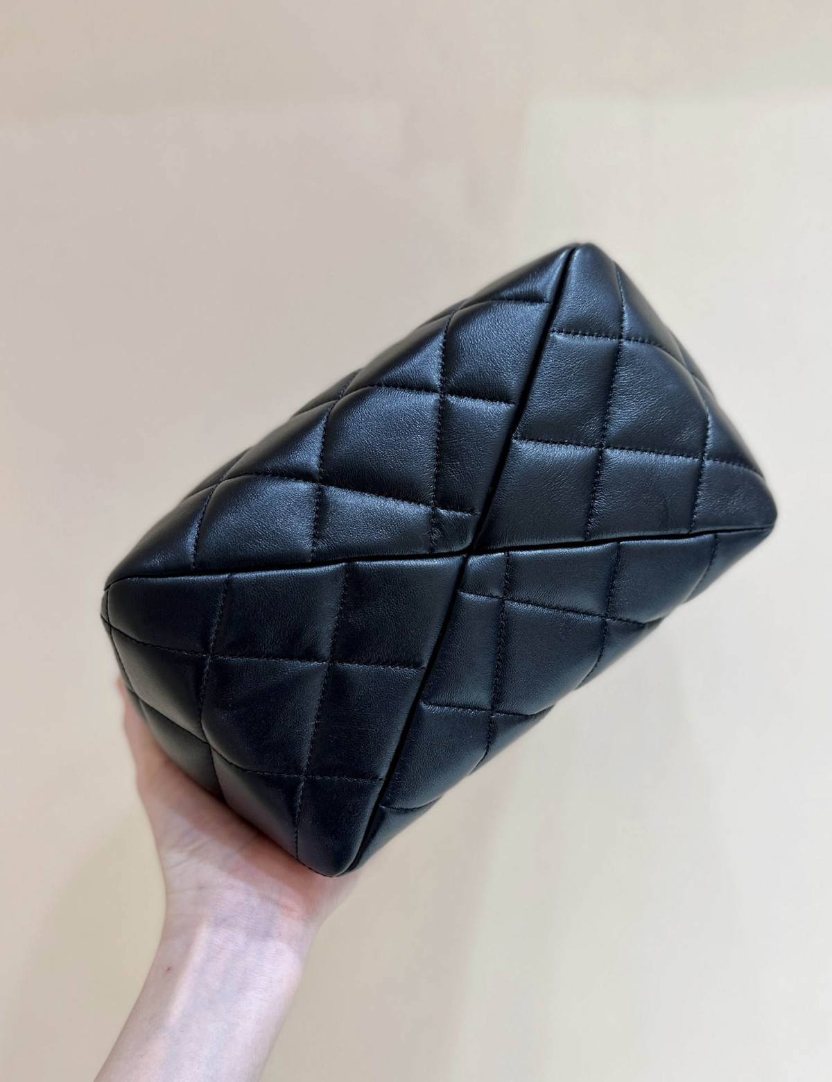 Exploring the Craftsmanship of Ellebag’s Top-Grade Replica: AS4188 Handbag in Black Lambskin with Gold Hardware(2025 Mar Updated)-Negoziu in linea di borse Louis Vuitton falsi di migliore qualità, borsa di design di replica ru