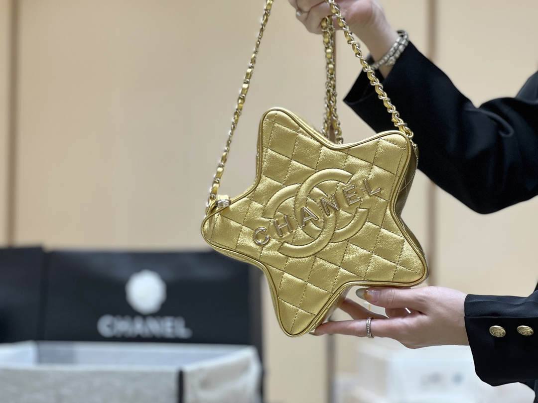 Exploring the Craftsmanship of Ellebag’s Top-Grade Replica: AS4579 Handbag in Shiny Finish with Champagne Gold Hardware(2025 Mar Updated)-最高品質の偽のルイヴィトンバッグオンラインストア、レプリカデザイナーバッグru