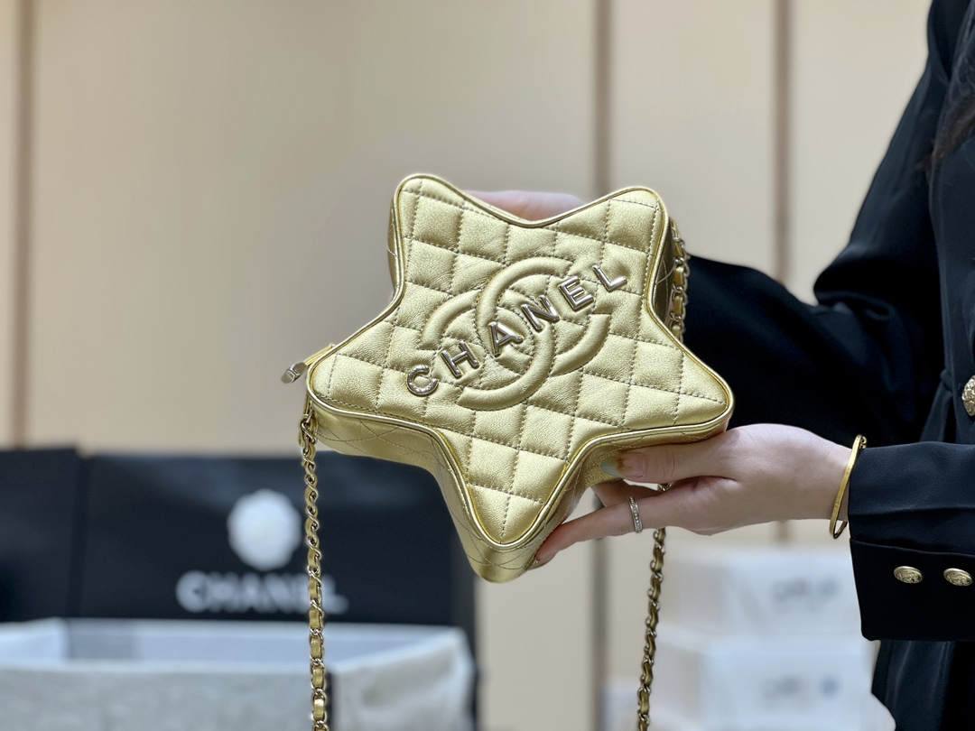 Exploring the Craftsmanship of Ellebag’s Top-Grade Replica: AS4579 Handbag in Shiny Finish with Champagne Gold Hardware(2025 Mar Updated)-最高品質の偽のルイヴィトンバッグオンラインストア、レプリカデザイナーバッグru