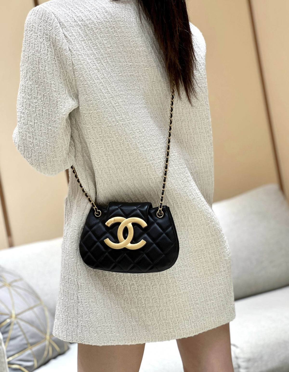 Exploring the Craftsmanship of Ellebag’s Top-Grade Replica: AS4609 Handbag in Black Lambskin with Gold Hardware(2025 Mar Updated)-Best Quality Fake Louis Vuitton Bag Online Store, Replica designer bag ru