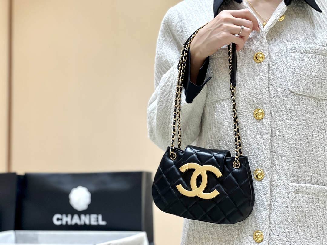 Exploring the Craftsmanship of Ellebag’s Top-Grade Replica: AS4609 Handbag in Black Lambskin with Gold Hardware(2025 Mar Updated)-Kedai Dalam Talian Beg Louis Vuitton Palsu Kualiti Terbaik, Beg reka bentuk replika ru