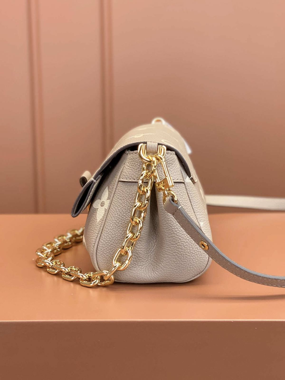 Ellebag’s 1:1 Replica of the Louis Vuitton M45836 FAVORITE Handbag: A Tribute to Timeless Luxury Craftsmanship(2025 Mar Updated)-Toko Online Tas Louis Vuitton Palsu Kualitas Terbaik, Tas desainer replika ru