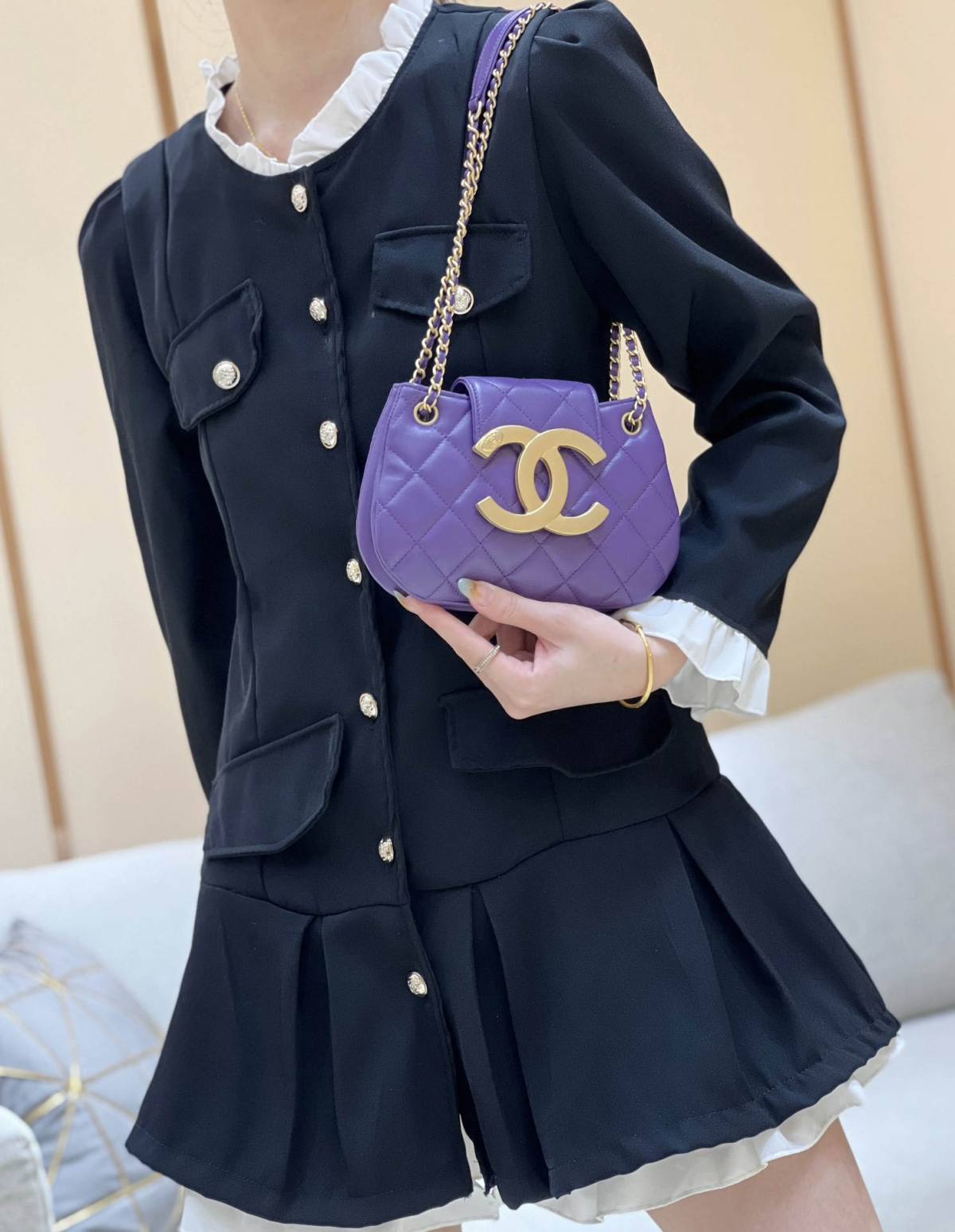 Exploring the Craftsmanship of Ellebag’s Top-Grade Replica: AS4609 Handbag in Purple Lambskin with Gold Hardware(2025 Mar Updated)-Dyqani në internet i çantave të rreme Louis Vuitton me cilësi më të mirë, çanta modeli kopje ru