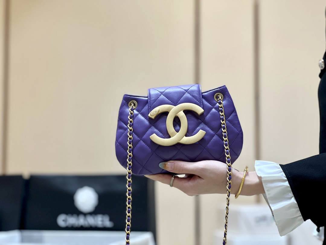 Exploring the Craftsmanship of Ellebag’s Top-Grade Replica: AS4609 Handbag in Purple Lambskin with Gold Hardware(2025 Mar Updated)-Інтэрнэт-крама падробленай сумкі Louis Vuitton лепшай якасці, рэплікі дызайнерскай сумкі ru