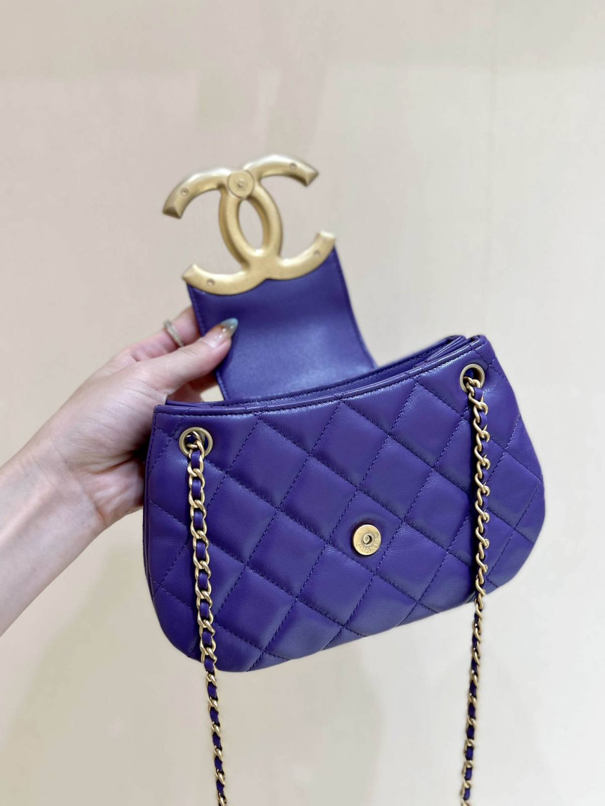 Exploring the Craftsmanship of Ellebag’s Top-Grade Replica: AS4609 Handbag in Purple Lambskin with Gold Hardware(2025 Mar Updated)-Bästa kvalitet Fake Louis Vuitton Bag Online Store, Replica designer bag ru