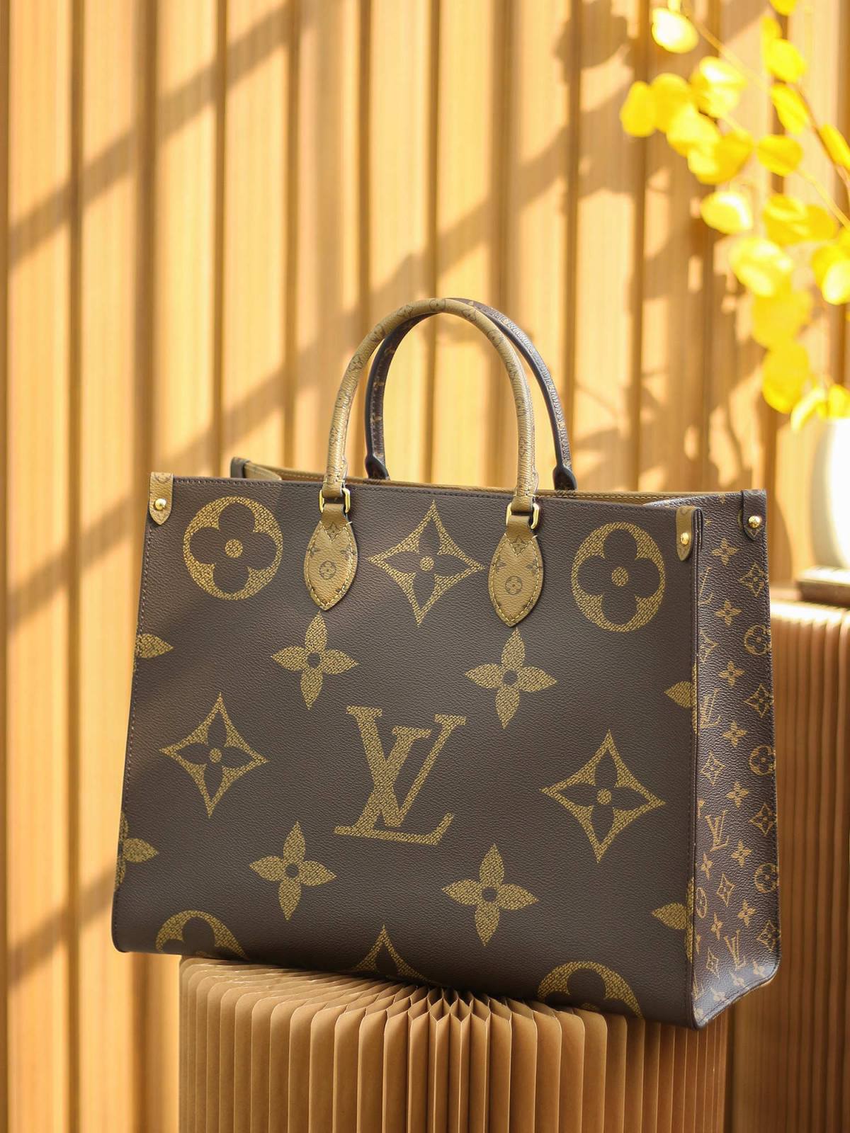 Ellebag’s 1:1 Replica of the Louis Vuitton OnTheGo Tote M44576: Precision and Craftsmanship in Every Detail （M44576 M45321 M45039 M45320）(2025 Mar Updated)-Negoziu in linea di borse Louis Vuitton falsi di migliore qualità, borsa di design di replica ru